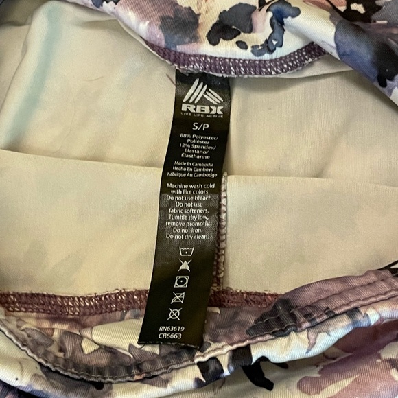 Reebok Capri Leggings - Picture 3 of 3